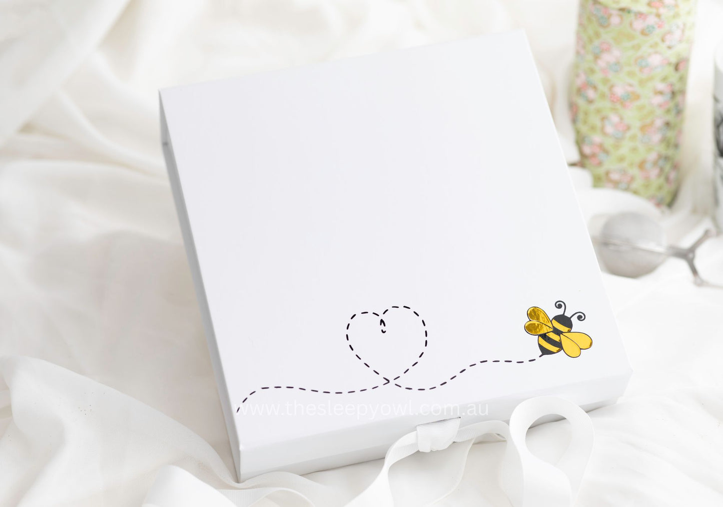 Gift box with bee
