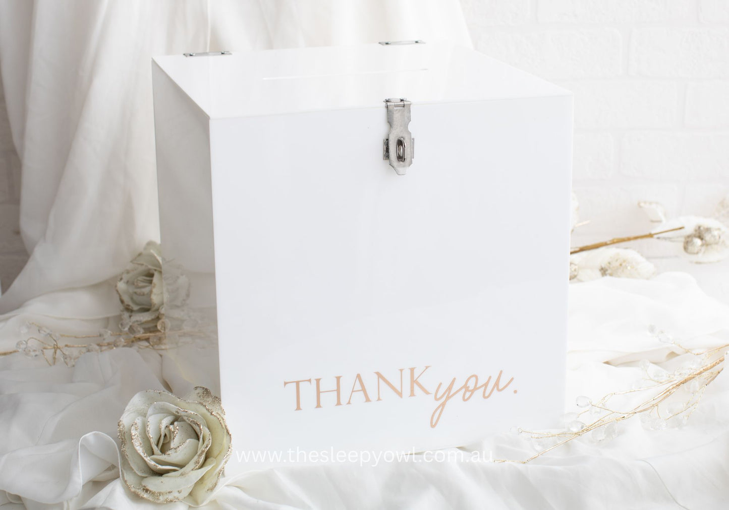 white wishing well for wedding