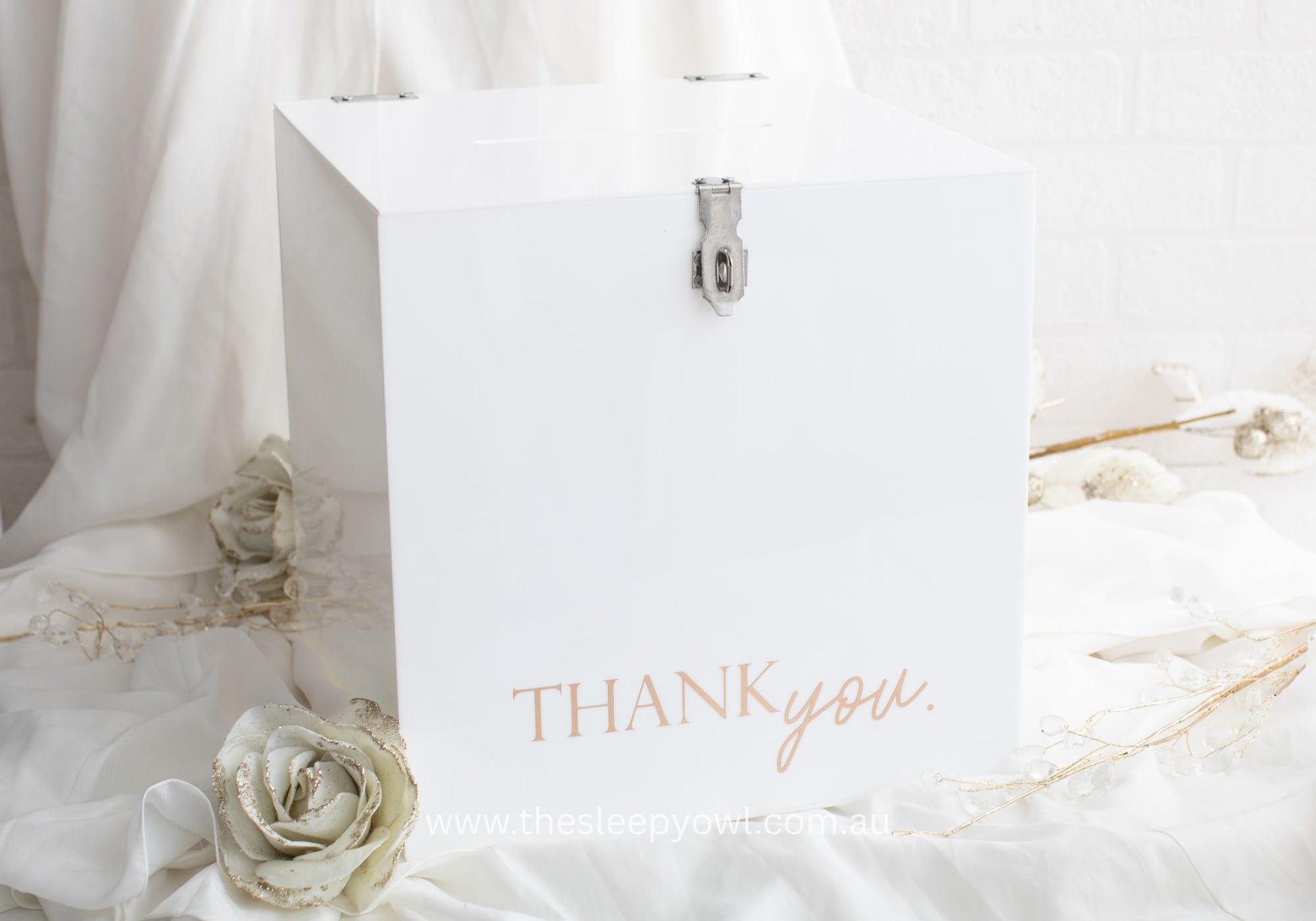 white wishing well for wedding